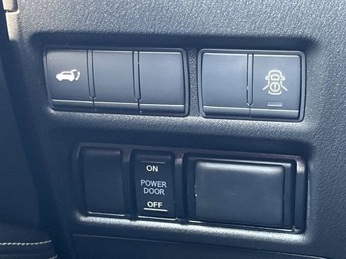 Used 2020 Nissan Armada SL image 12