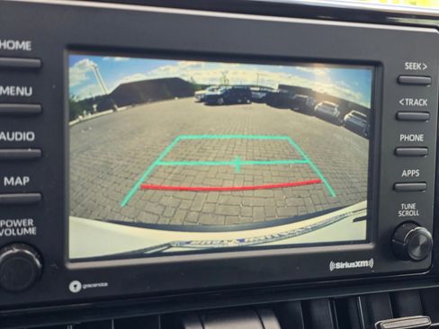 Used 2020 Toyota RAV4 XLE w/ Convenience Package FWD image 18