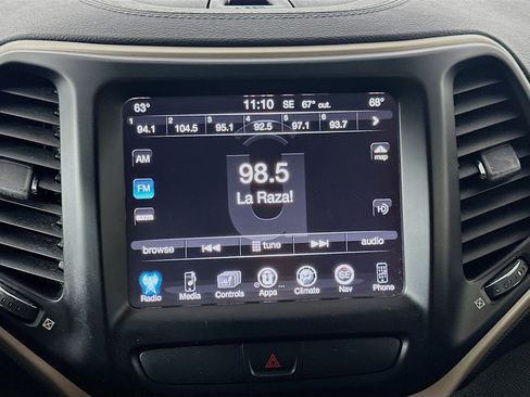 Used 2015 Jeep Cherokee Limited image 19