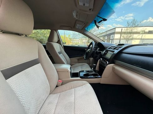Used 2014 Toyota Camry FWD image 21