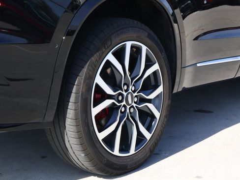 Certified 2023 Cadillac XT6 Sport w/ Technology Package image 12