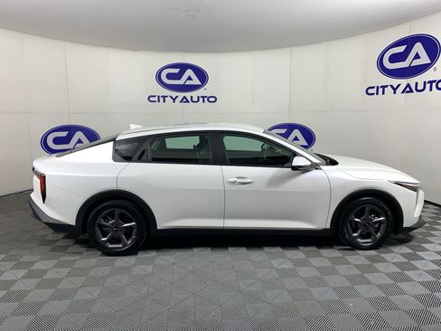 Used 2025 Kia K4 FWD image 2