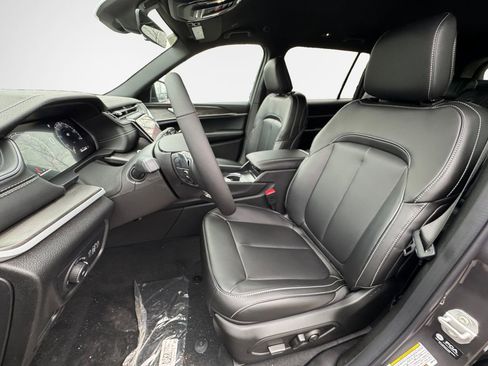 New 2025 Jeep Grand Cherokee L Limited w/ Black Appearance Package image 26