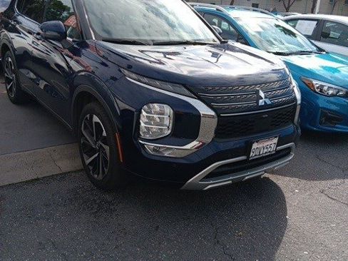 Used 2022 Mitsubishi Outlander SEL image 2