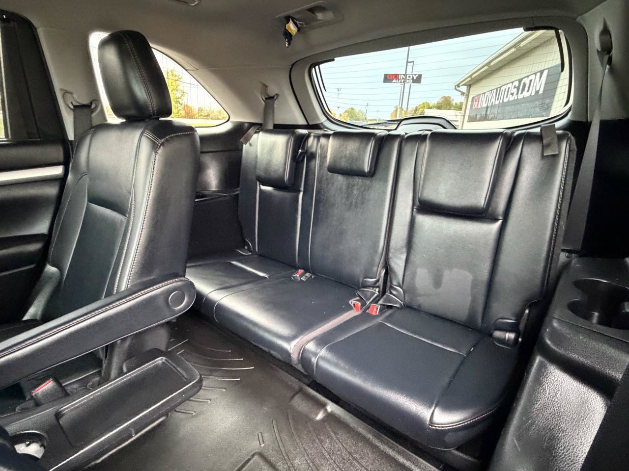 Used 2019 Toyota Highlander XLE FWD image 24