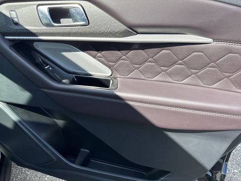 Used 2025 Ford Explorer Platinum w/ Ultimate Package image 12