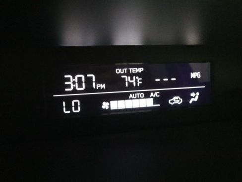 Used 2023 Subaru Crosstrek 2.0i AWD/4WD image 18