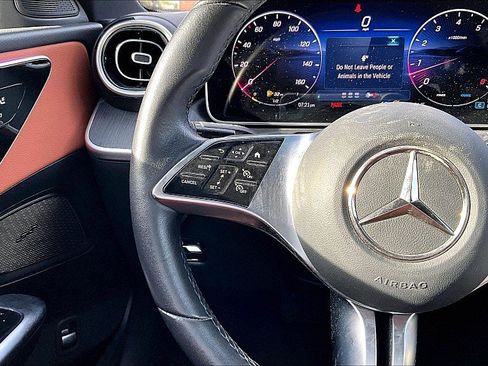 Used 2025 Mercedes-Benz C 300 Sedan image 17