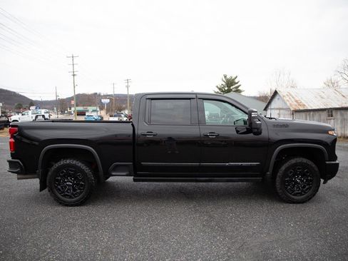 Certified 2024 Chevrolet Silverado 3500 High Country w/ Midnight Edition image 2