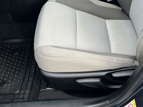 Used 2017 Toyota Corolla LE image 17