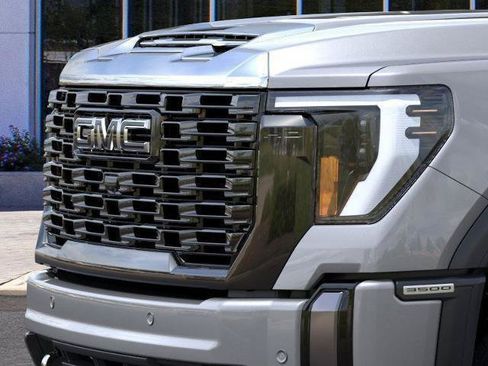 New 2026 GMC Sierra 3500 Denali Ultimate AWD/4WD image 11