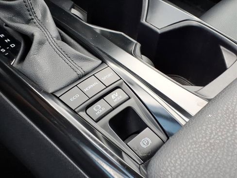 Certified 2025 Toyota Camry SE FWD image 27