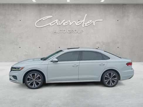Used 2022 Volkswagen Passat 2.0T SE FWD image 13