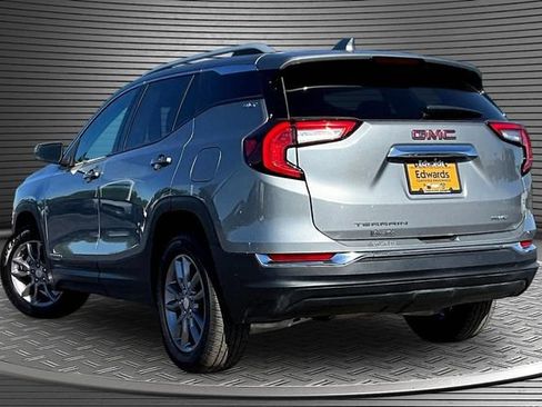 Used 2023 GMC Terrain SLT AWD/4WD image 4