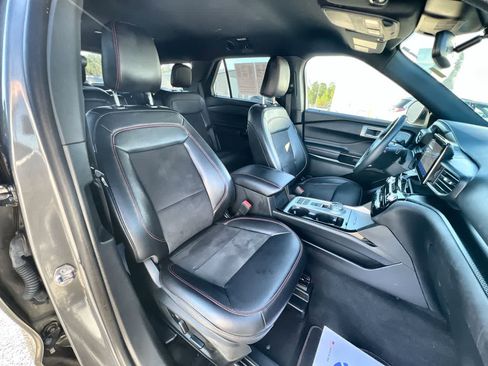 Used 2023 Ford Explorer ST-Line w/ Class IV Trailer Tow Package image 28