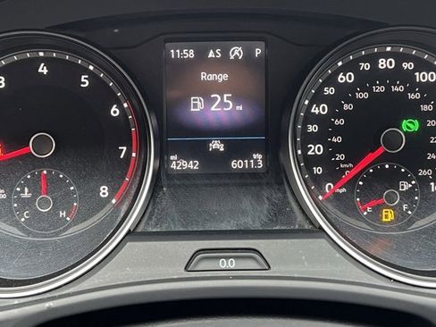 Used 2021 Volkswagen Atlas SE w/ Panoramic Sunroof Package image 23