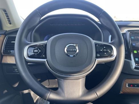 Used 2025 Volvo XC90 B6 Plus image 19