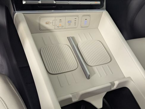 Certified 2025 Hyundai Santa Fe Limited FWD image 24
