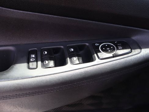 Used 2019 Hyundai Santa Fe SEL FWD image 28