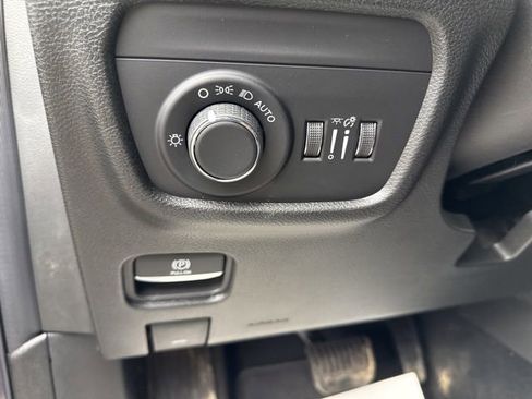 Used 2026 Jeep Grand Cherokee Altitude image 31