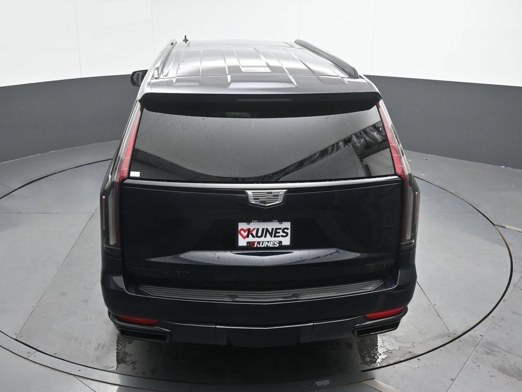Used 2023 Cadillac Escalade ESV Sport Platinum w/ LPO, ONYX Package AWD/4WD image 31