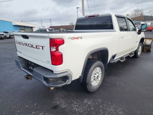 Used 2022 Chevrolet Silverado 2500 LT w/ Convenience Package image 8
