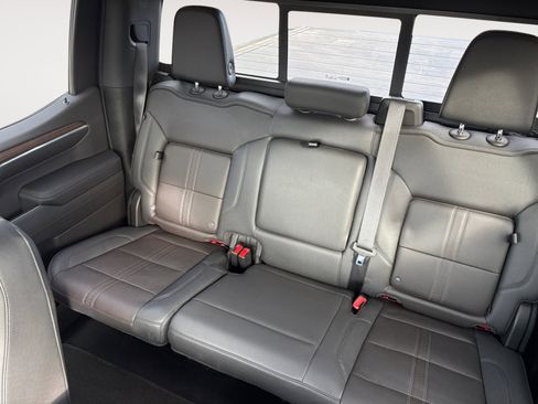 Certified 2022 Chevrolet Silverado 1500 High Country w/ Technology Package image 13