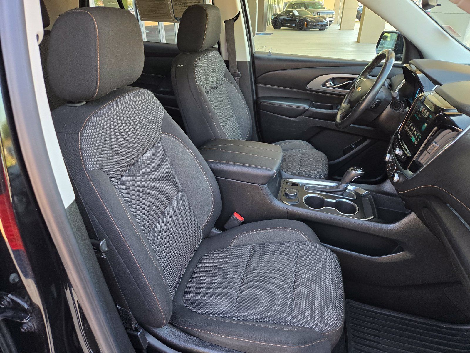 Used 2018 Chevrolet Traverse LT FWD image 25