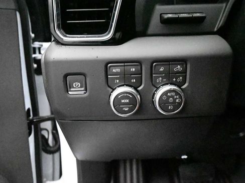 New 2026 GMC Sierra 3500 Denali Ultimate AWD/4WD image 11