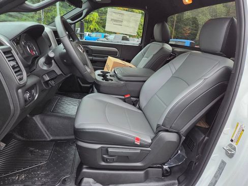 New 2026 RAM 5500 Tradesman AWD/4WD image 15