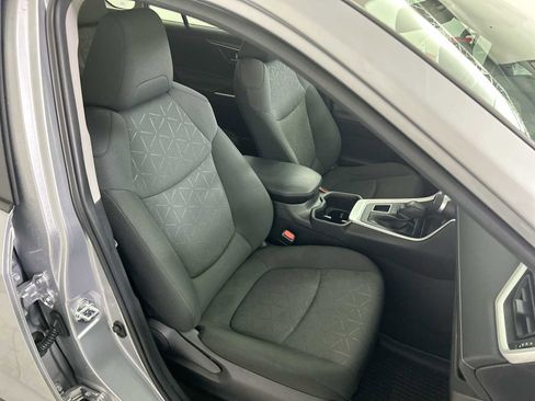 Used 2022 Toyota RAV4 XLE image 24
