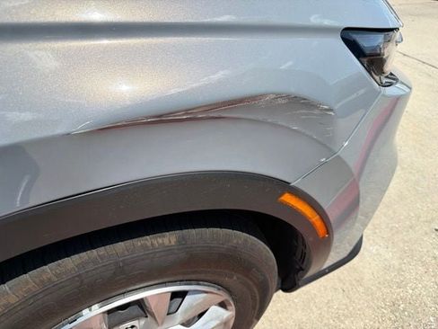 Used 2025 Honda CR-V LX image 9