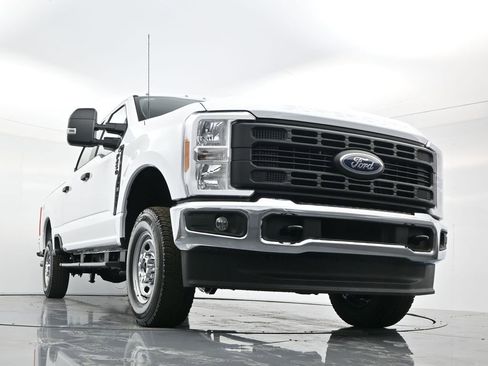 New 2026 Ford F250 XL w/ XL Chrome Package image 47