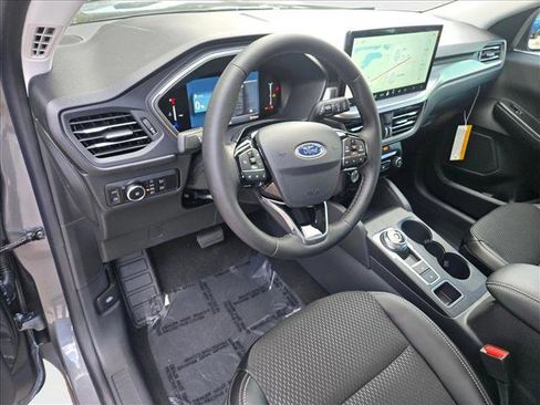 New 2025 Ford Escape SE image 3