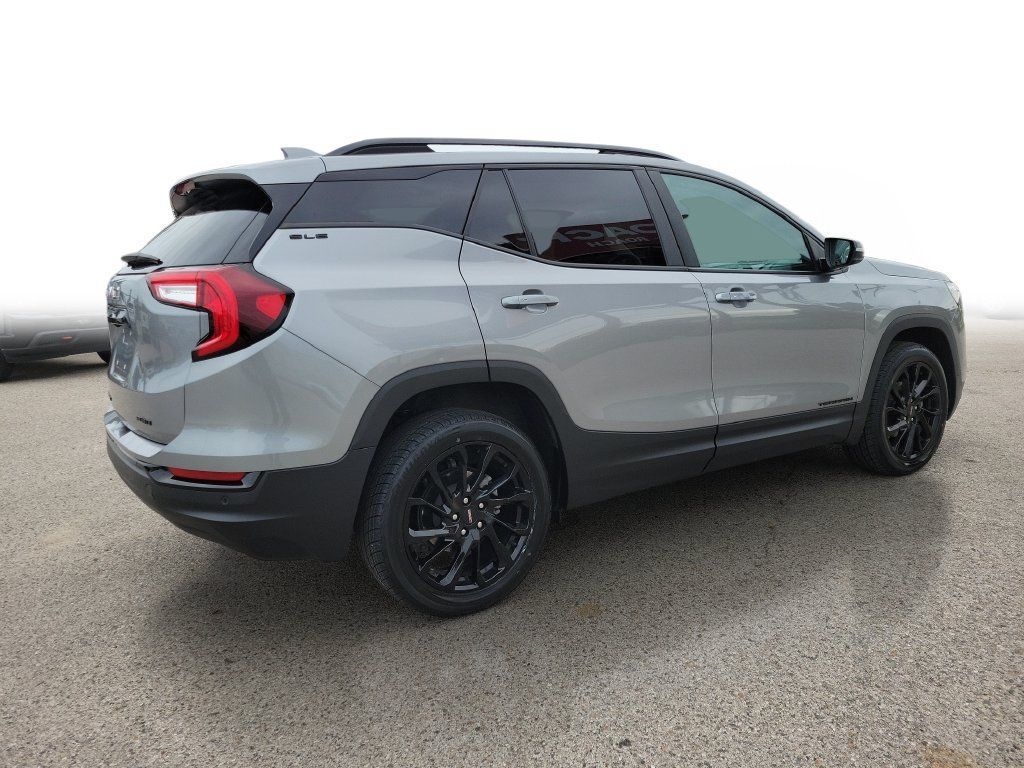 Used 2023 GMC Terrain SLE w/ Driver Convenience Package AWD/4WD image 4