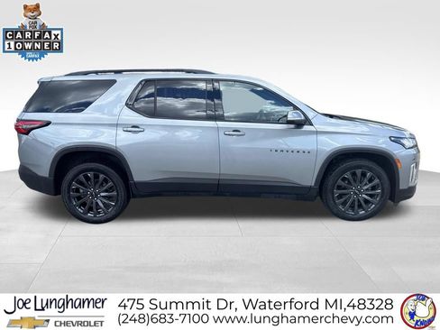 Used 2023 Chevrolet Traverse RS AWD/4WD image 2