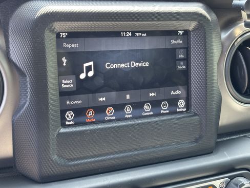 Used 2021 Jeep Gladiator Sport AWD/4WD image 25