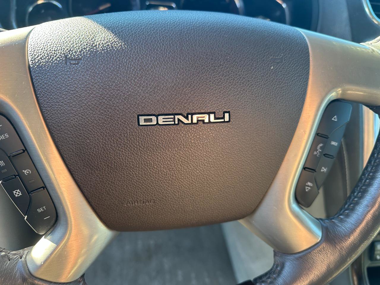 Used 2015 GMC Acadia Denali AWD/4WD image 25