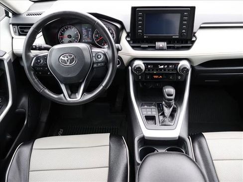 Used 2020 Toyota RAV4 XLE w/ XLE Grade Weather Package AWD/4WD image 20