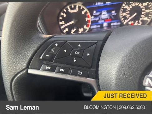 Used 2024 Nissan Altima 2.5 SV image 9