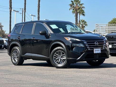 Used 2025 Nissan Rogue S FWD image 8