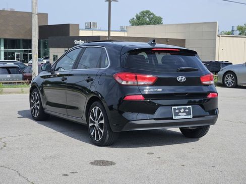 Used 2018 Hyundai Elantra GT FWD image 3