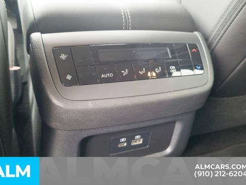 Used 2025 Nissan Pathfinder SL AWD/4WD image 22