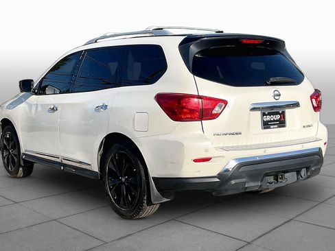 Used 2017 Nissan Pathfinder Platinum w/ Midnight Edition Package FWD image 10