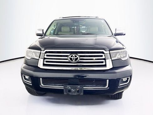 Used 2019 Toyota Sequoia Platinum AWD/4WD image 2