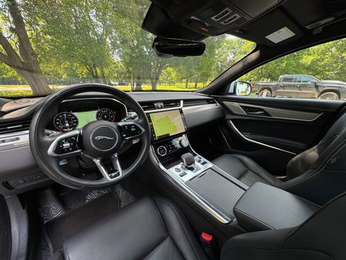 Used 2021 Jaguar XF R-Dynamic SE image 10