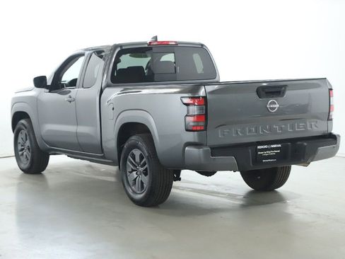 Certified 2025 Nissan Frontier SV image 41
