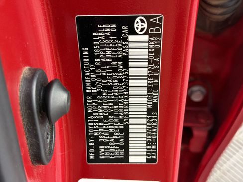 Used 2017 Toyota Corolla LE w/ Carpet Mat Package (TMS) FWD image 23