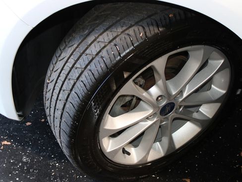 Used 2020 Ford Fusion SE FWD image 34