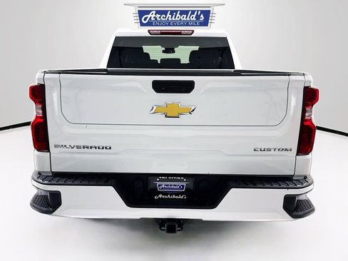 Used 2023 Chevrolet Silverado 1500 Custom image 5